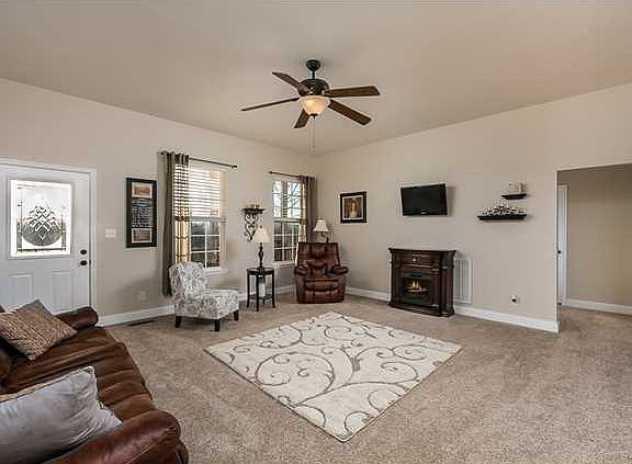4th image of 285 Farmway Dr