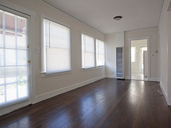 3rd image of 221 W Micheltorena St APT 3