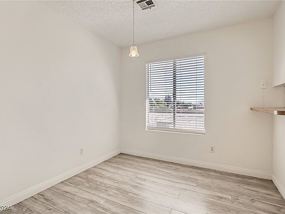 3rd image of 716 Pensacola Ln