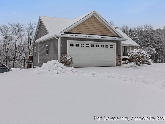 3rd image of 2713 Wildflower Dr