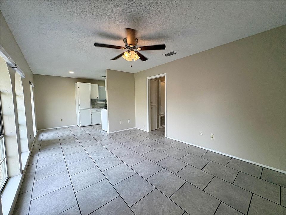 1st image of 3021 Sycamore Ave #8