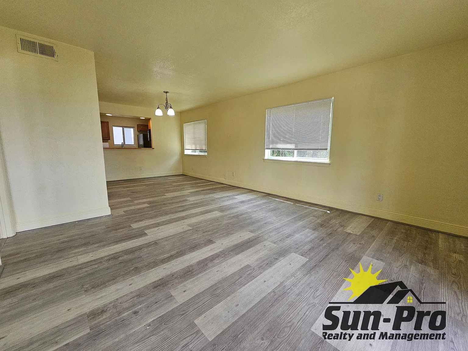 2 bed, 2.0 bath, 868 sqft, $1,550 — Photo 3
