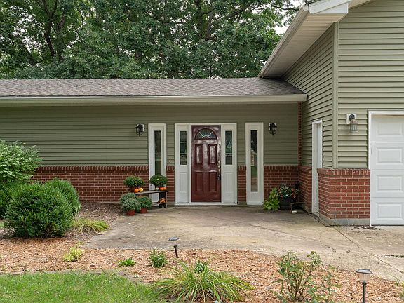 3rd image of 1167 Karen Dr