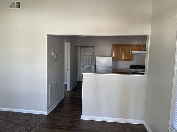 4th image of 425 Belfort St