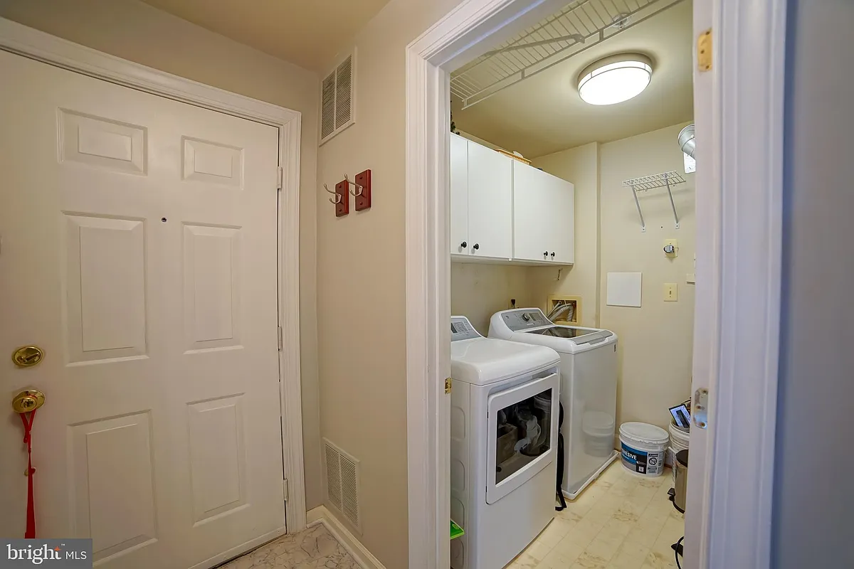 Building Photo - 12205 Fairfield House Dr #605B