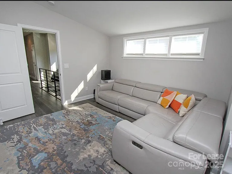 501 Greystone Rd — Photo 7