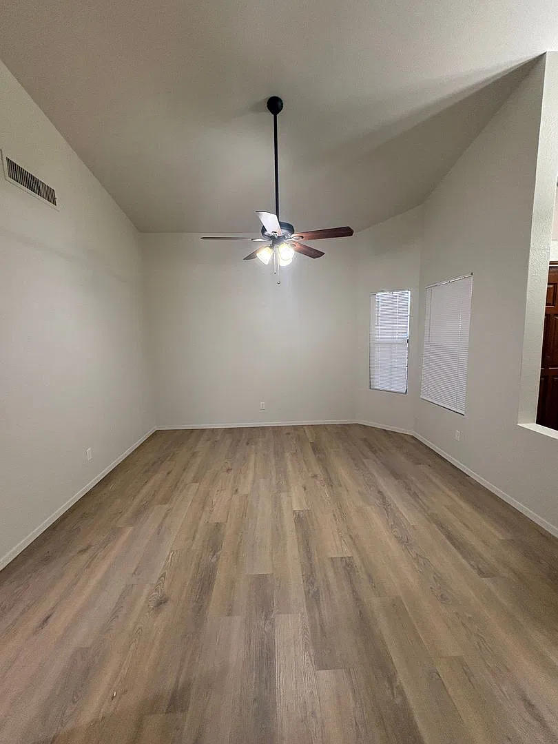 Available Now Fantastic Location - Bayview Subdivision — Photo 4
