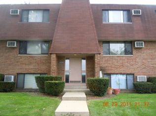1445 Abbott Dr, Elgin, IL 60123