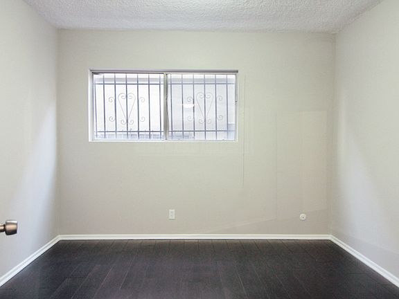 4th image of 3900 W 1st St #311