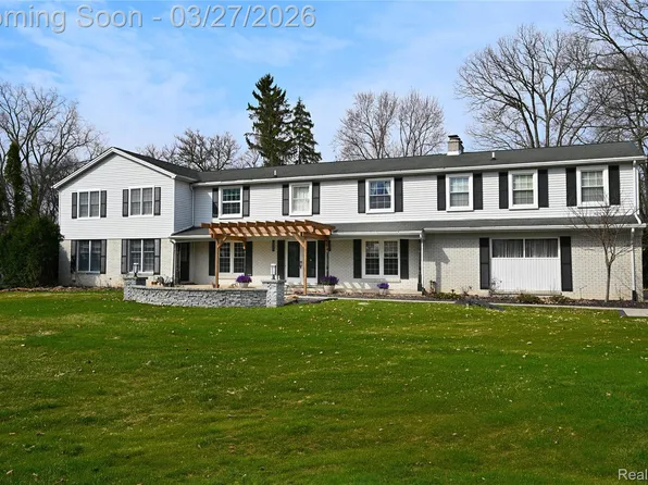 5100 Kings Gate Way, Bloomfield Hills, MI 48302