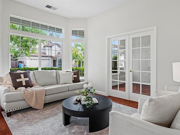 4th image of 1711 Spur Ridge Lane