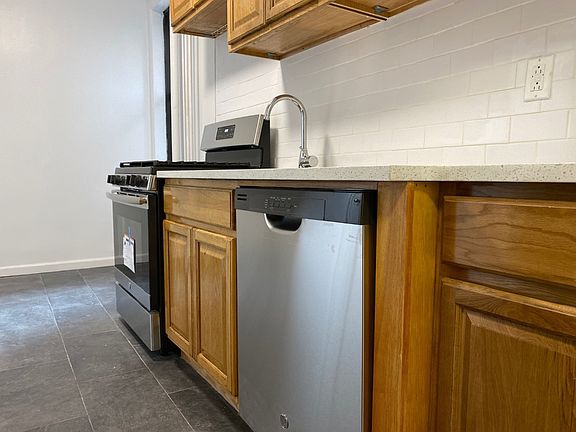 3rd image of 8814 Bay Pkwy APT 6A