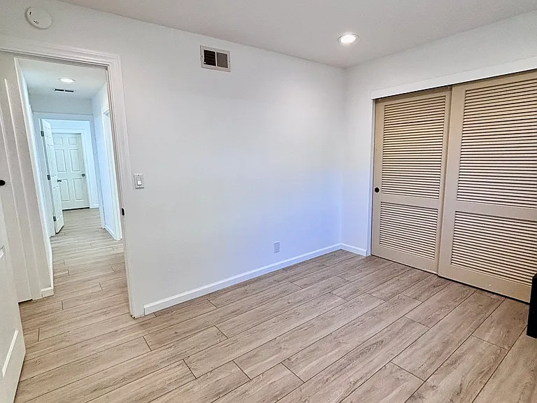 5009 Lyng Dr — Photo 18