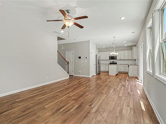 5th image of 429 Lanier Ct