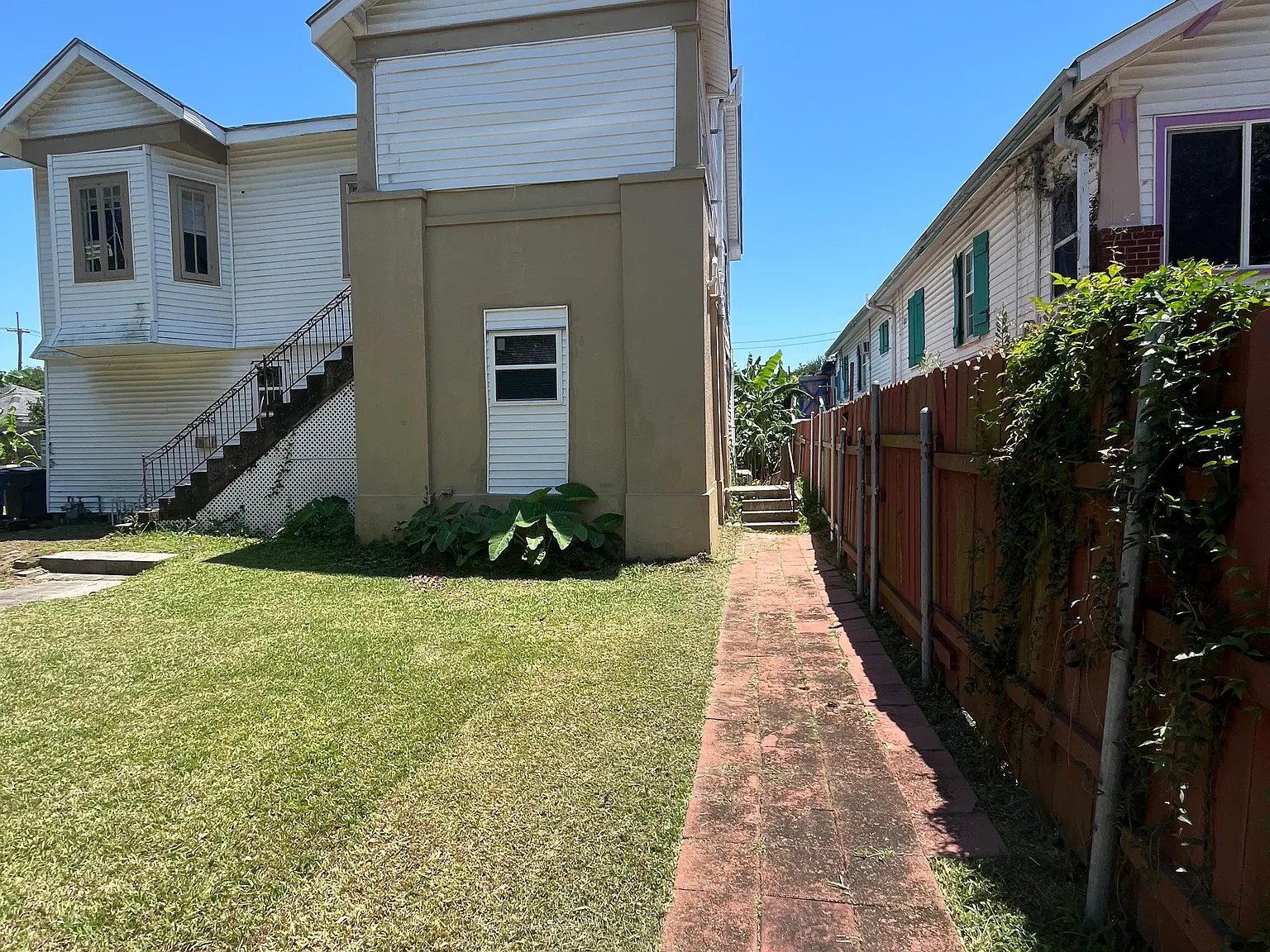 5665-5667 Rosemary Pl — Photo 1
