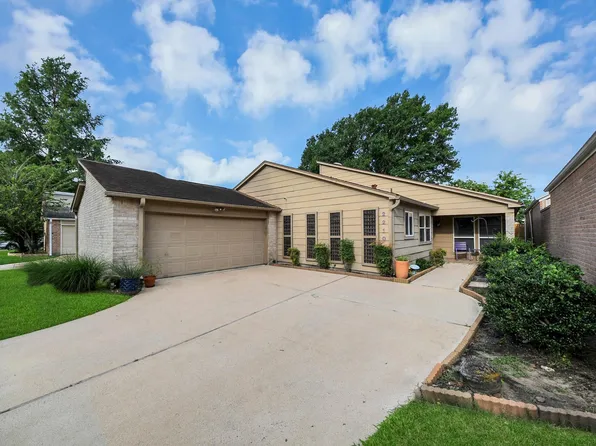 2210 Linea Del Pino St, Houston, TX 77077