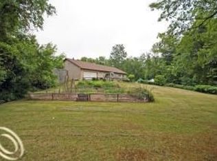 6662 Brookside Ln, Plymouth, MI