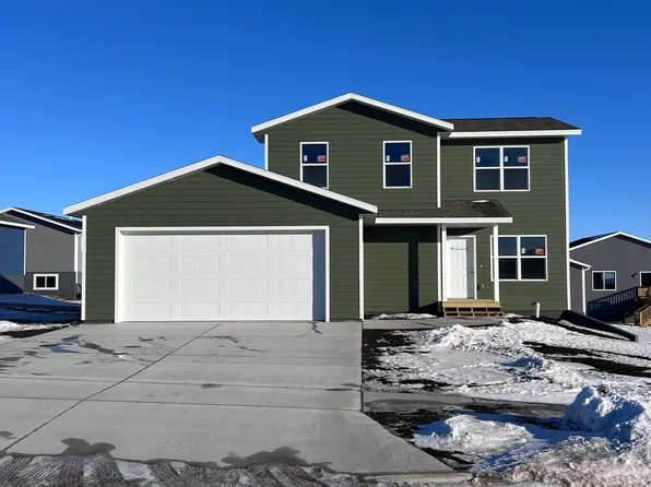 128 27th St, Watertown, SD 57201