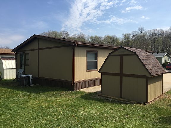 3rd image of 49737 Deer Run Dr