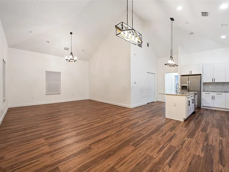 2330 W Saint Louis St — Photo 12