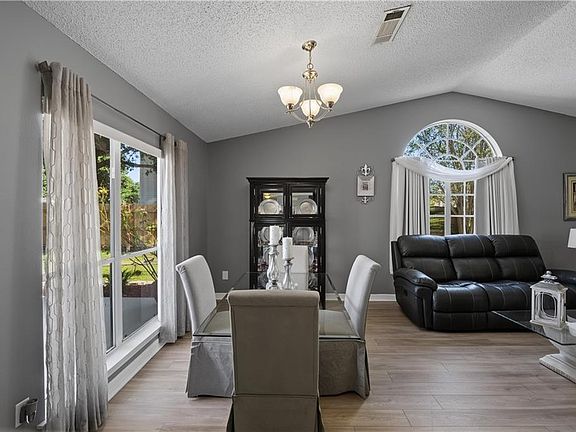 5th image of 3109 Meadow Lake Rd