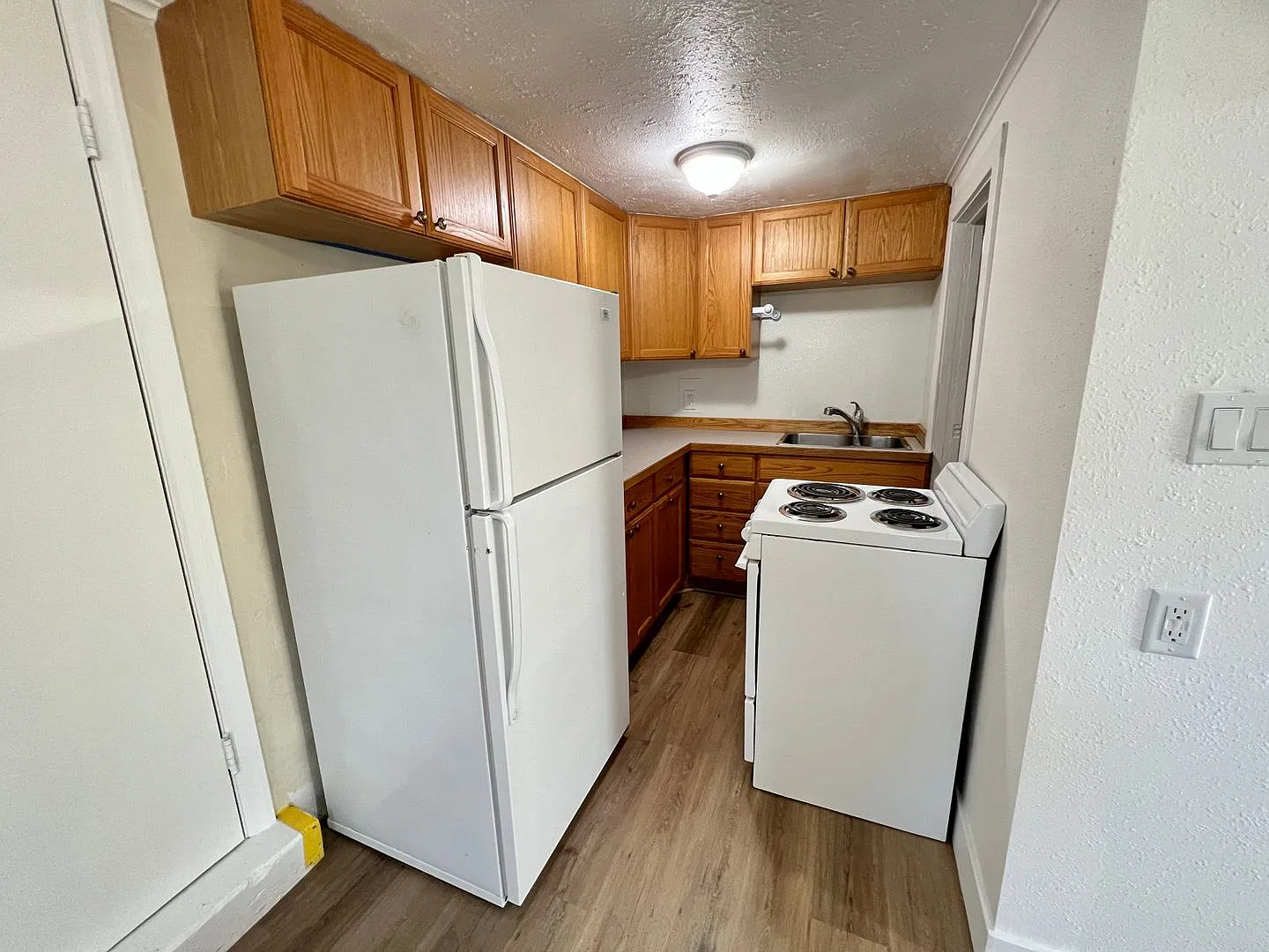 2 bed, 624 sqft, $995 — Photo 2