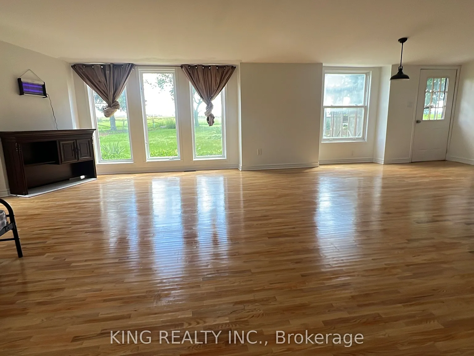 1 bed, $1,200 — Photo 4