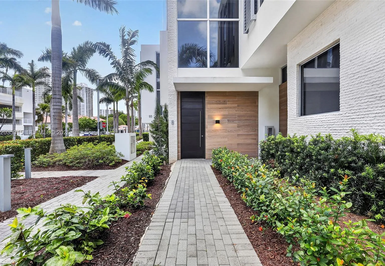 4 bed, 4.5 bath, 3292 sqft, $15,000 — Photo 1