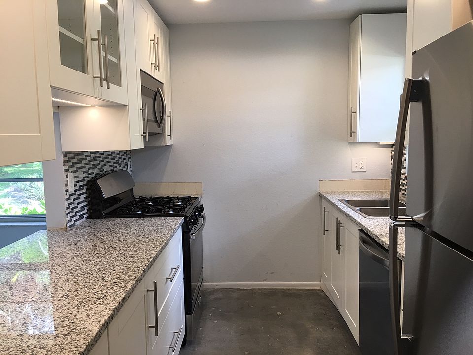 1st image of 5028 Village Gardens Dr
