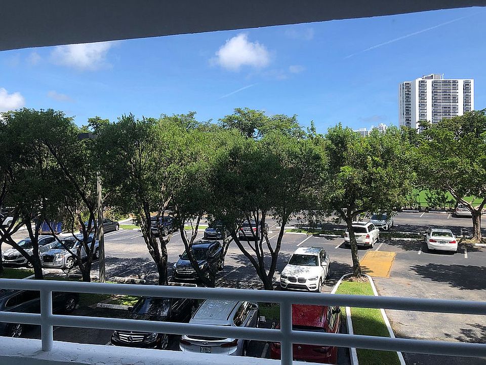 1st image of 20355 NE 34th Ct APT 221