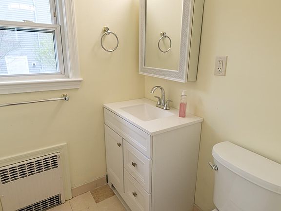 5th image of 19 Faxon St
