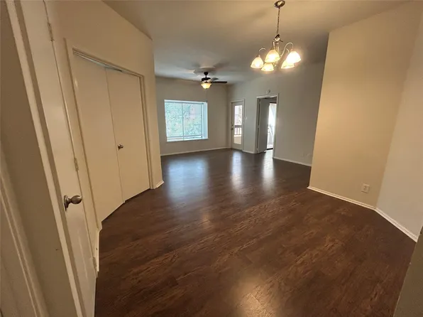 2213 S Braeswood Blvd APT 12B, Houston, TX 77030