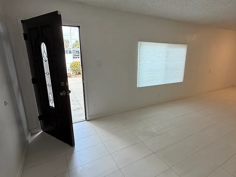 1448 Valenza Ave — Photo 1