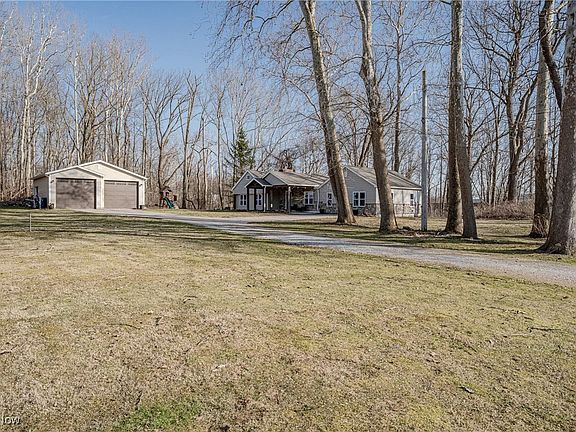 3rd image of 5411 Hudson Dr