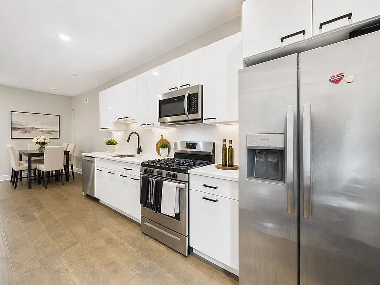 2449 Turner St — Photo 13