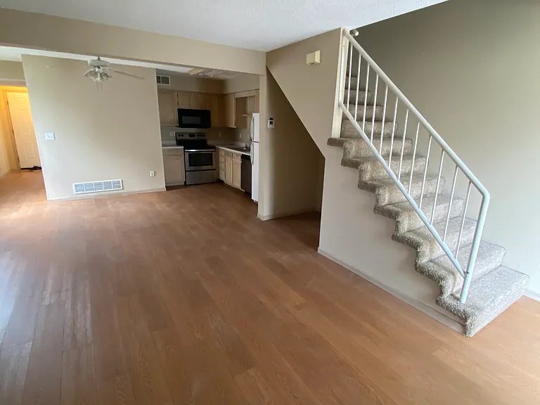 101 Cambridge Meadows Ln — Photo 4