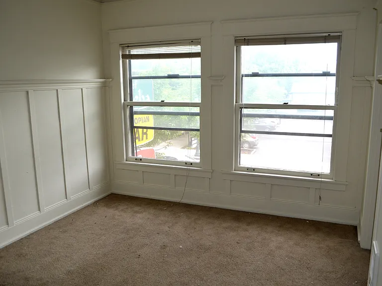 2409 NE Martin Luther Xing #201 — Photo 2