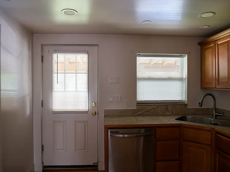 10 Pine St #3 — Photo 19