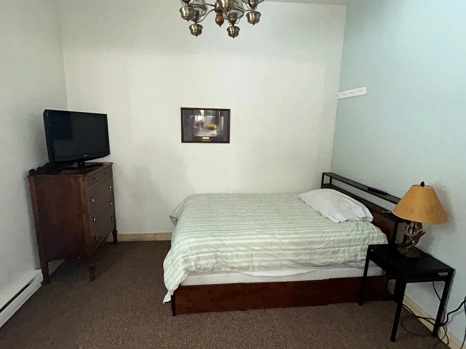 Studio, 240 sqft, $1,035 — Photo 3