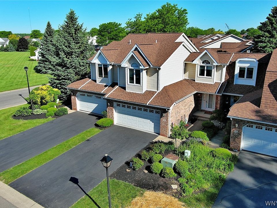 1st image of 20 Niagara Shore Dr