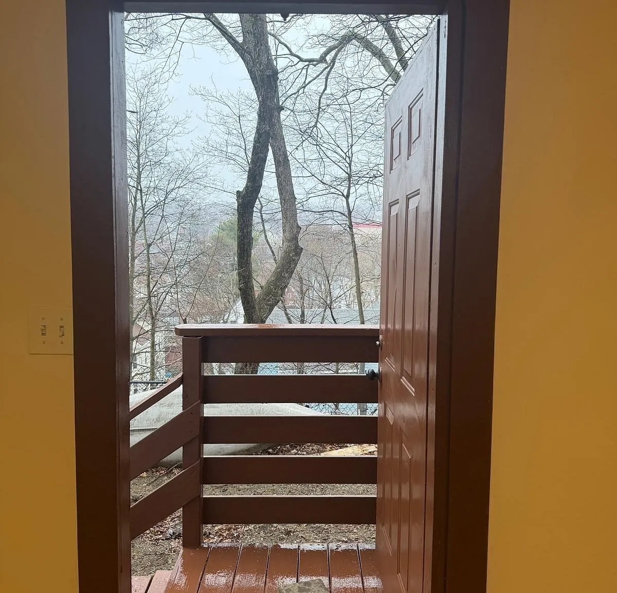 2 bed, 1.0 bath, 9999 sqft, $1,900 — Photo 2