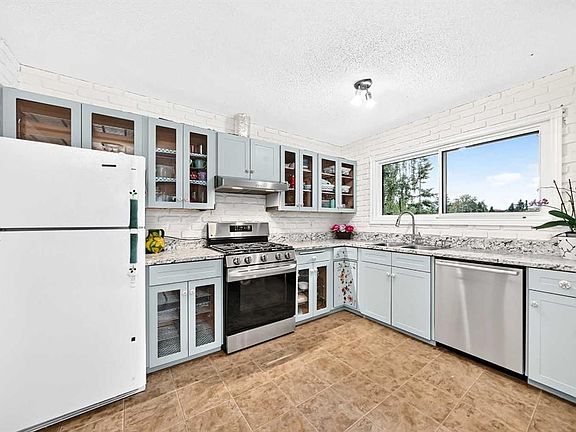 4th image of 631 N Brookpark Dr SW
