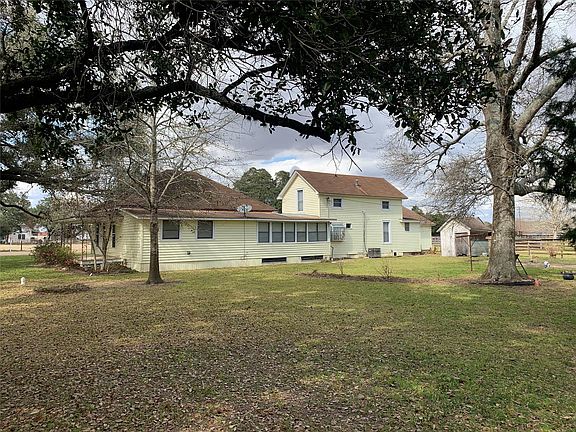 4th image of 1047 Lions Park Dr