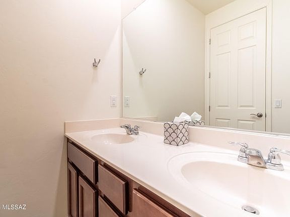 3rd image of 6884 E Corte Casa Elegante