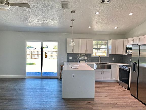 3rd image of 8115 Windy Hill Way