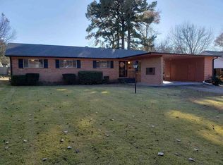 142 Charjean Dr, Jackson, TN 38305