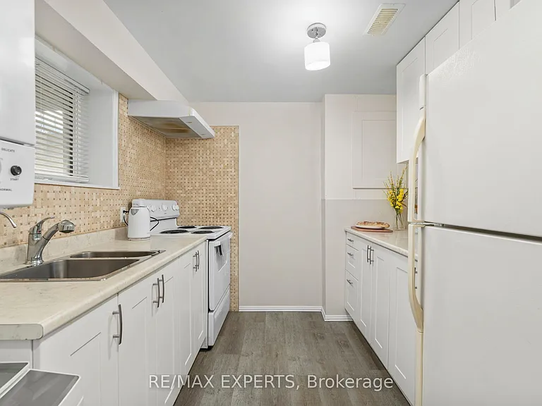 423A Valermo Dr #BASEMENT — Photo 22