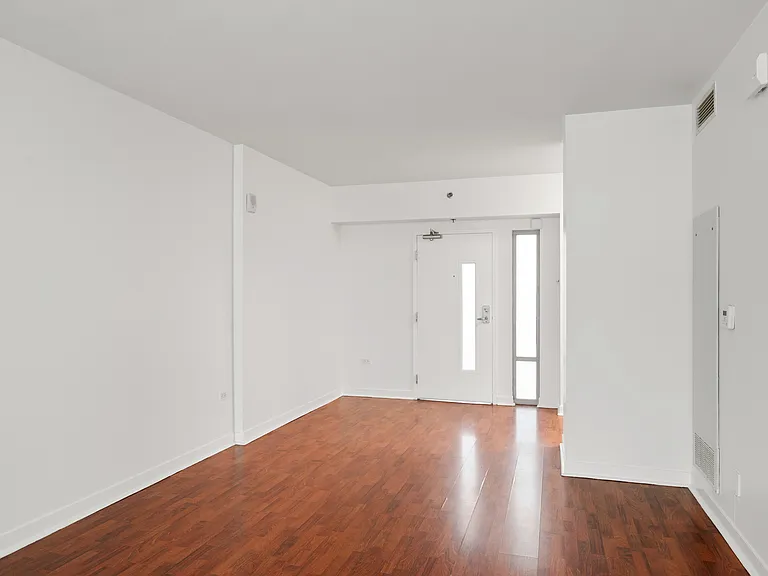 425 W Beech St #312 — Photo 4