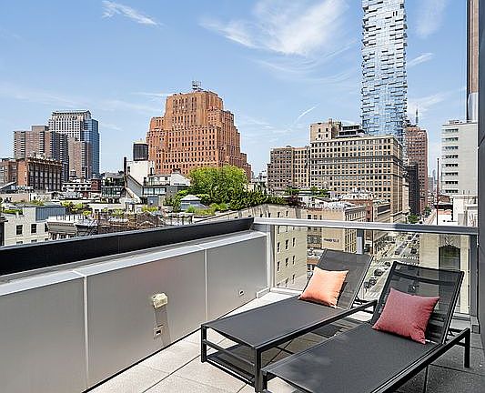 4th image of 30 Warren St #8A