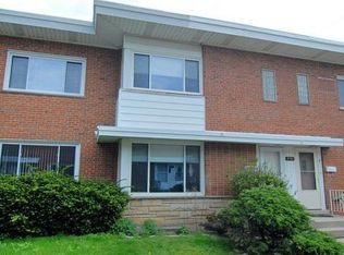 4901 Carol St #E, Skokie, IL 60077
